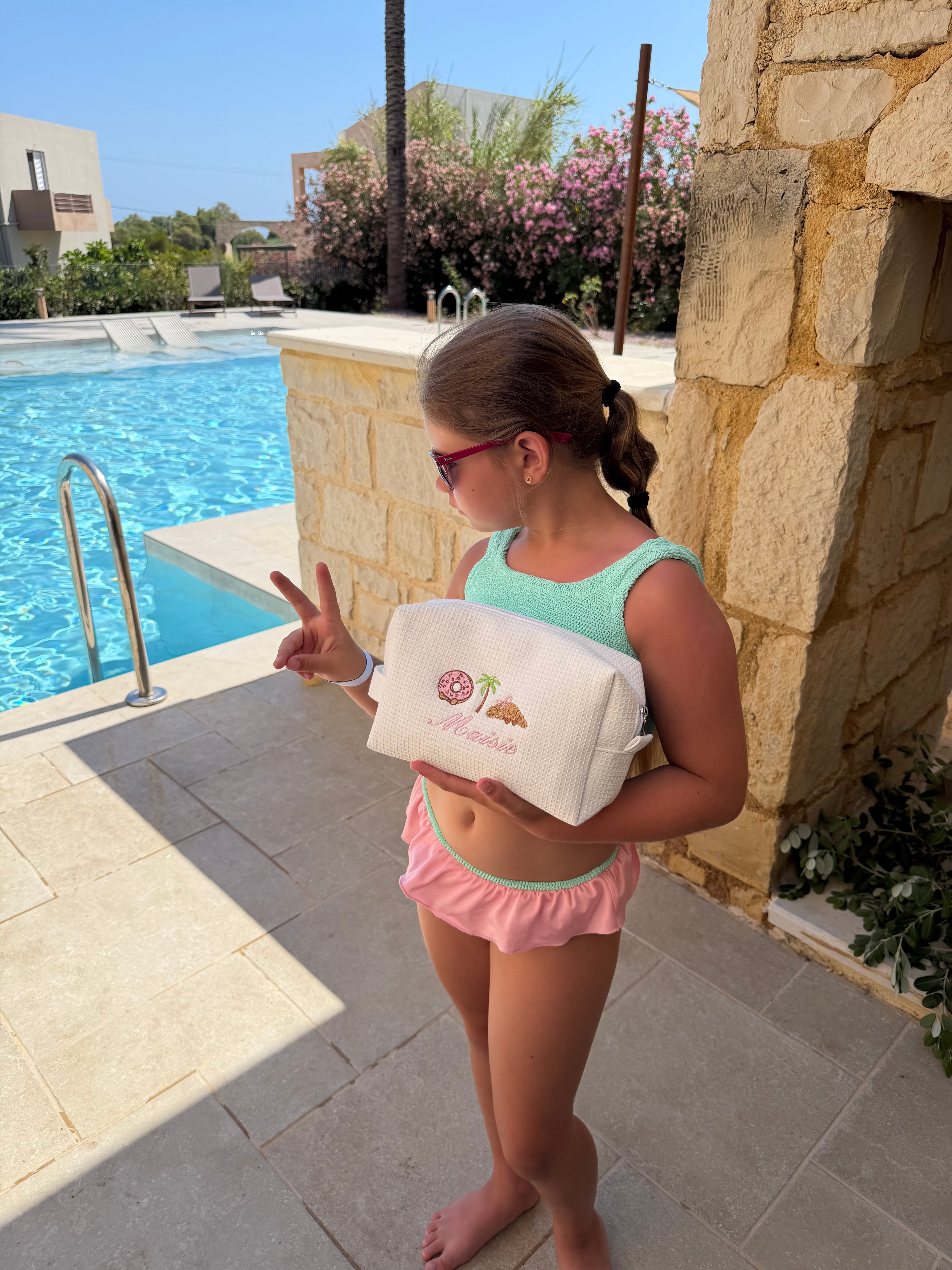 Donut pouch🍩🌴🥐