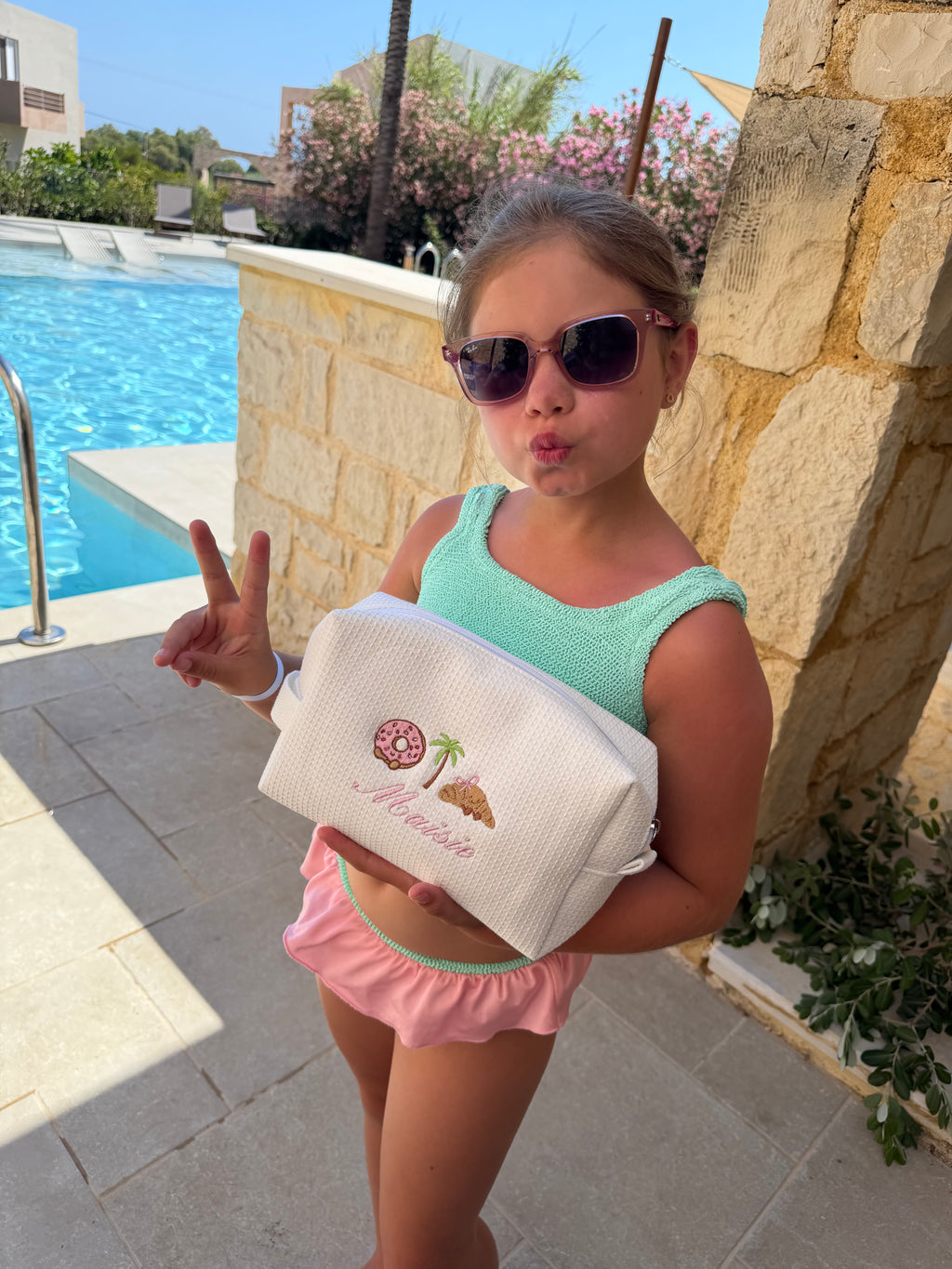Donut pouch🍩🌴🥐