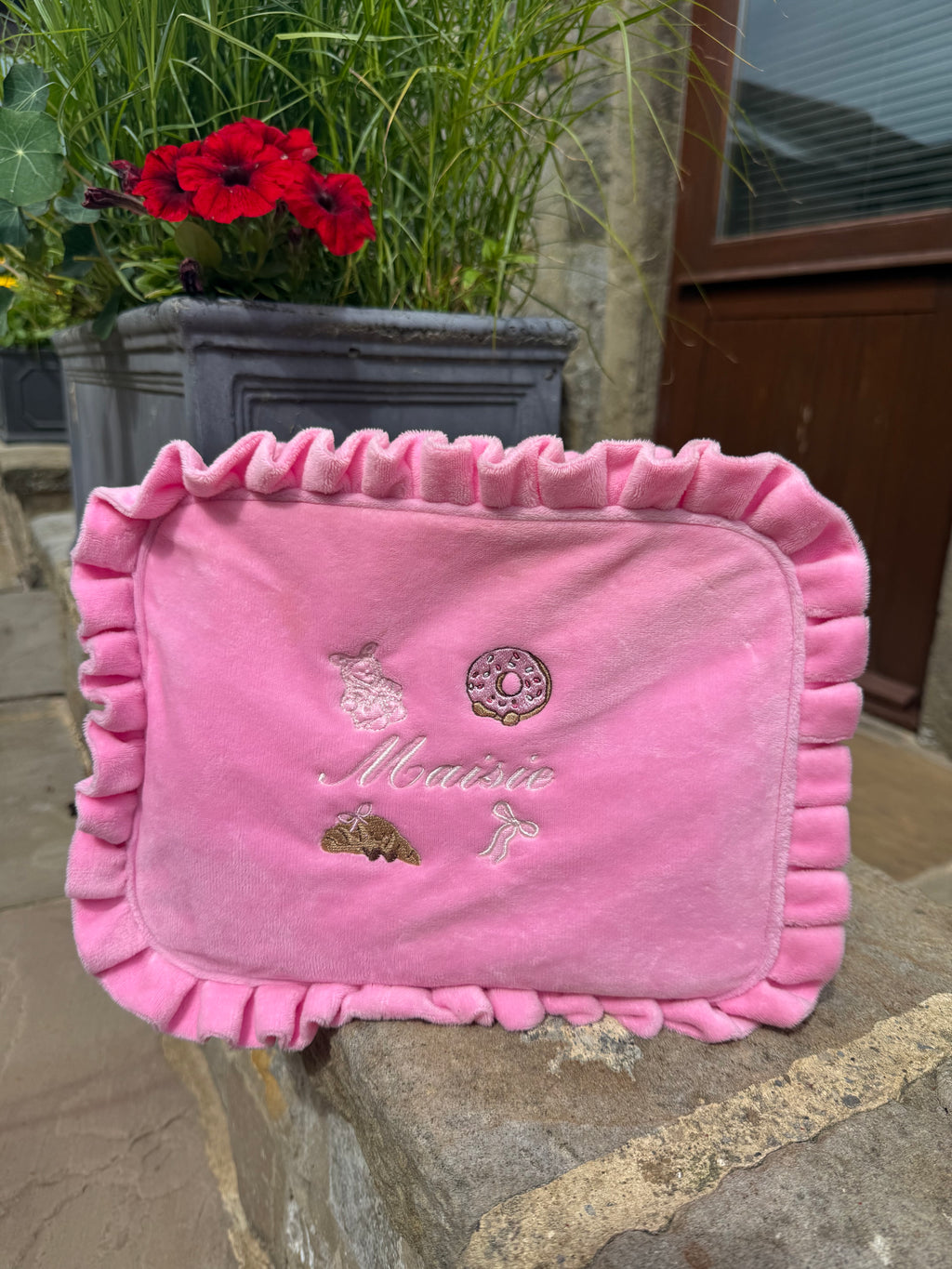 Pink ruffle pouch🩷🥐