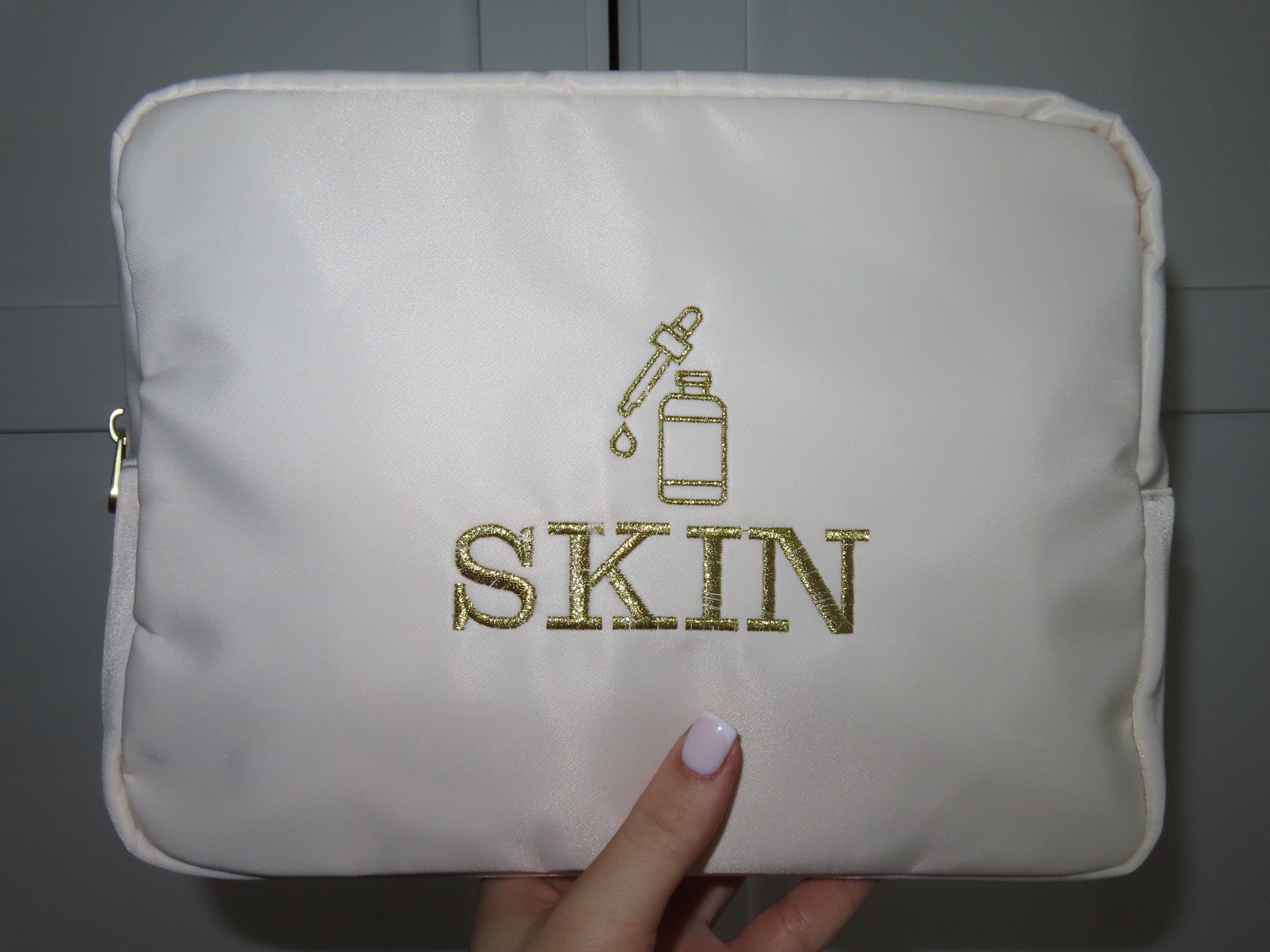 Skincare pouch✨