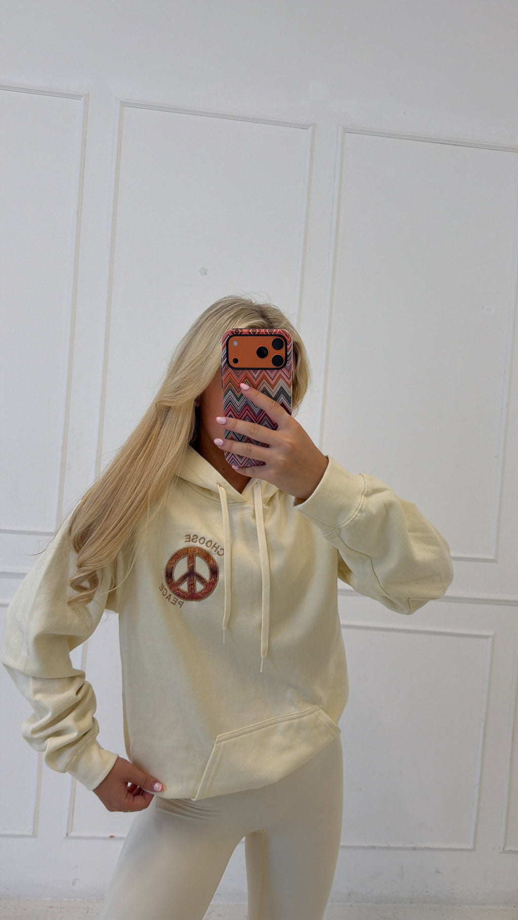Zig zag peace hoodie 🤏🏼🤎🍸