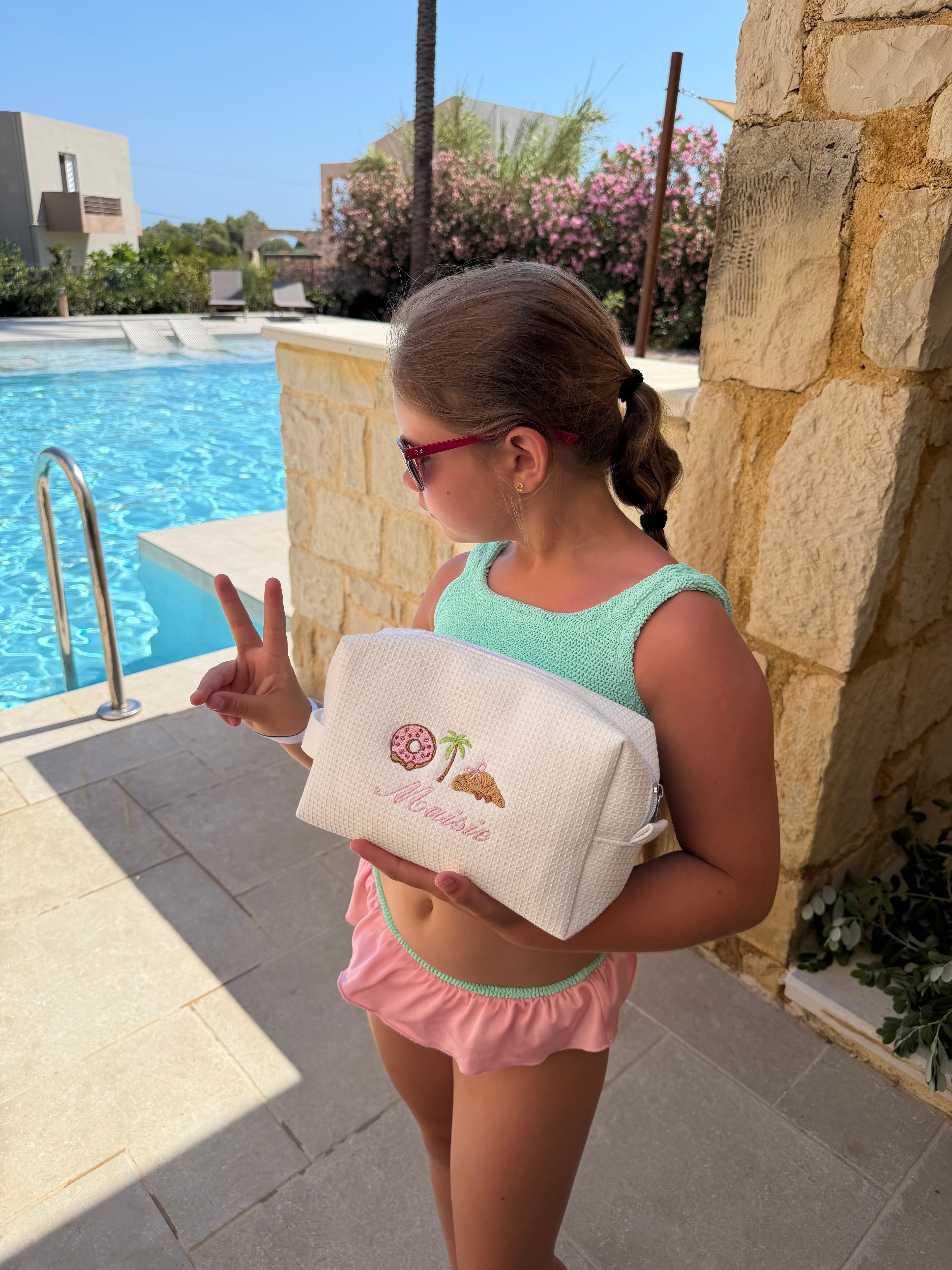 Donut pouch🍩🌴🥐